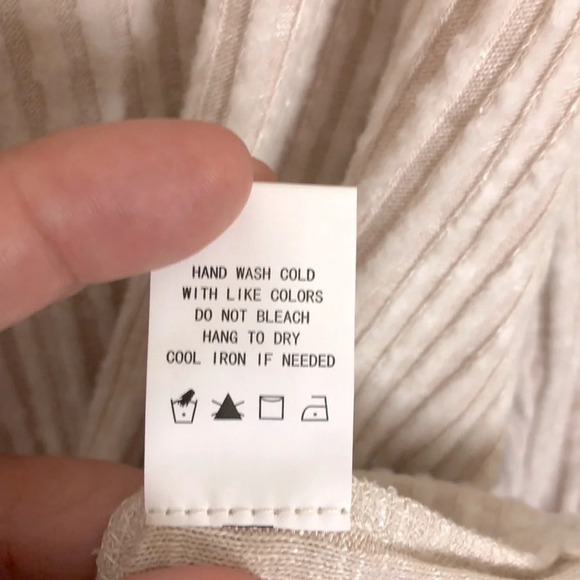 Code x Mode Long Sleeve V-Neck‎ Sweater - Picture 10 of 11